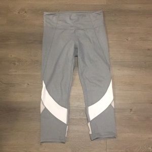 ATHLETA Crop yoga pants